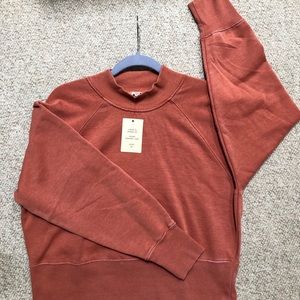 Super cute sweatshirt top by Hippie Rose!